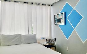 Kubo Hotel & Business Center